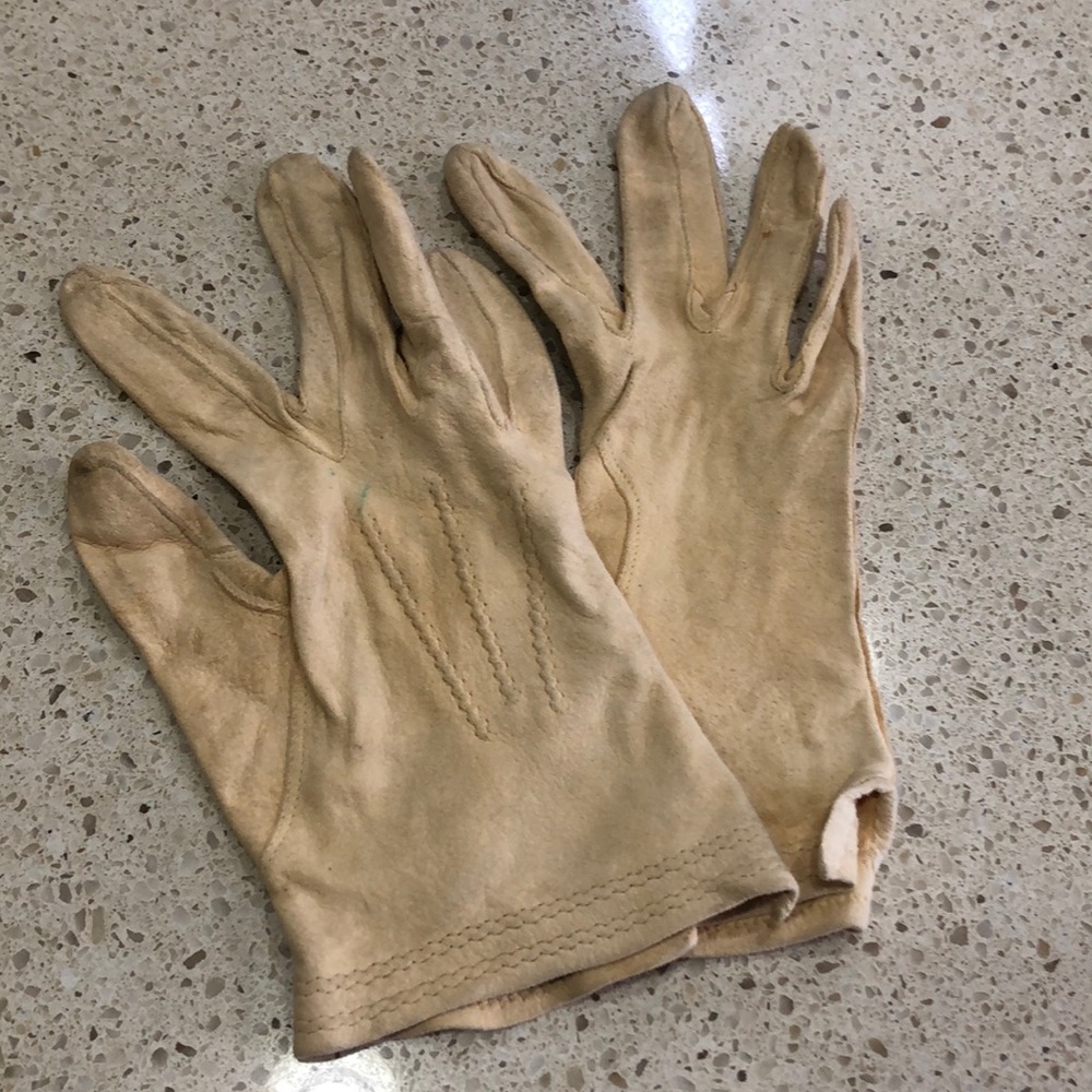 Soft suede leather driving gloves